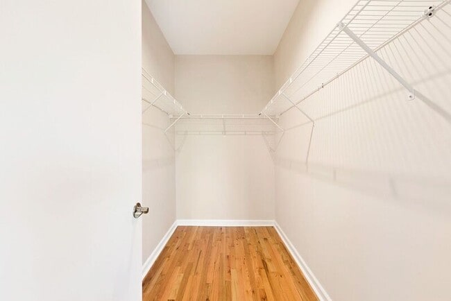 Building Photo - 450 Pompton Ave