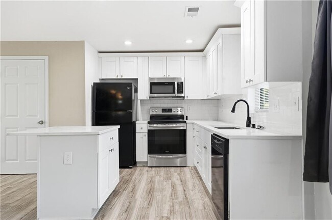 Building Photo - 1735 Carter Cir