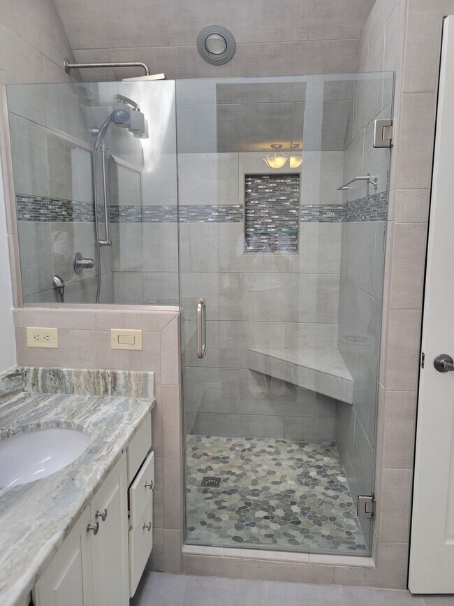 Building Photo - 116 Knollwood Ln