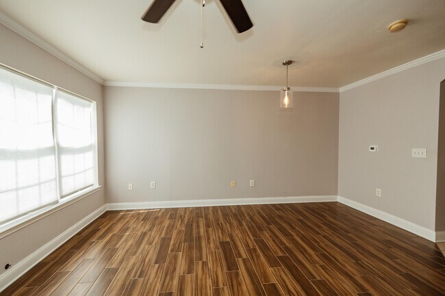 Building Photo - 526 Wingspan Way