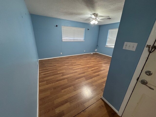 Building Photo - 3809 Spring Holw