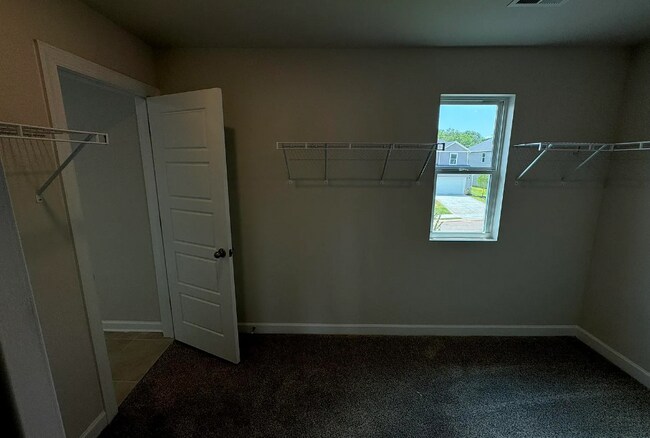 Building Photo - 265 Lavinia Cir