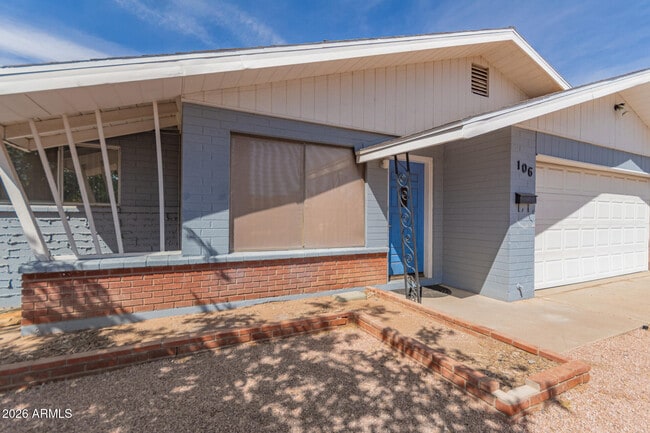 Building Photo - 106 E Geneva Dr