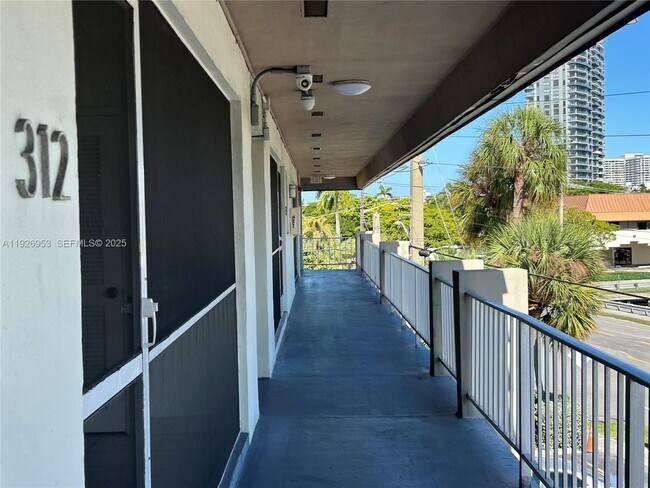 Building Photo - 250 Layne Blvd