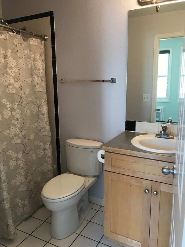 Building Photo - 2 Bed 2 Bath Condo In the Heart of Downtown Boulder!