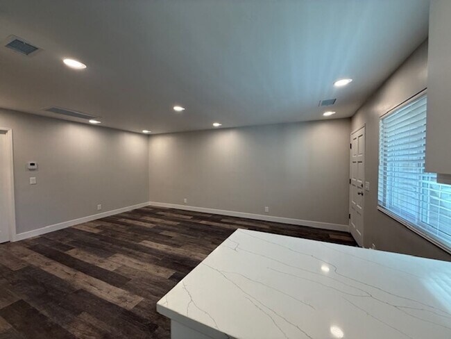 Building Photo - Cozy New 1-Bed, 1-Bath Private Retreat with Yard & Modern Finishes in La Mesa. Move in Special!!