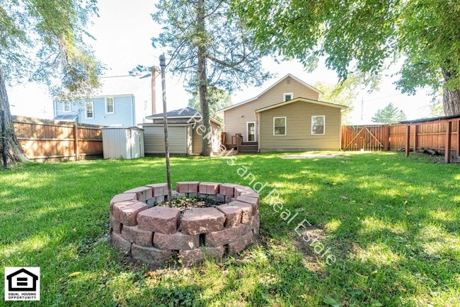 Building Photo - 3 bedroom home now available