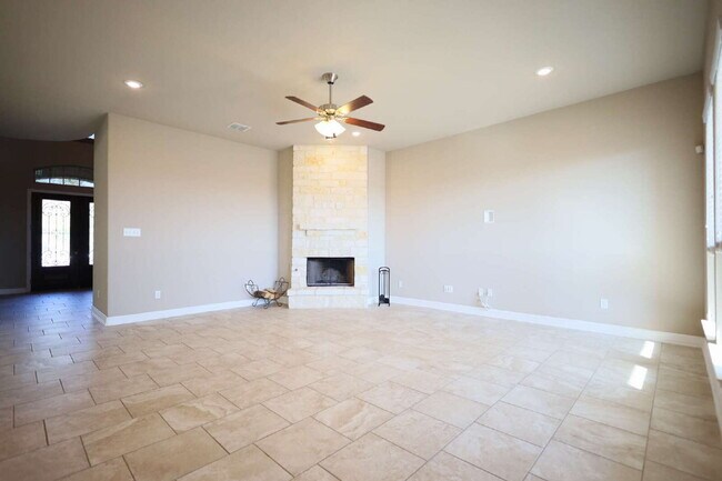 Building Photo - Beautiful 4-Bedroom Home in Stevens Ranch ...