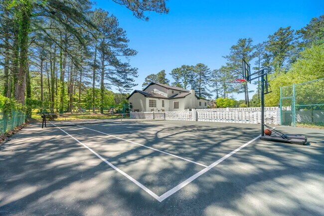 Building Photo - 441 Georgia 279-SI ID1019263P