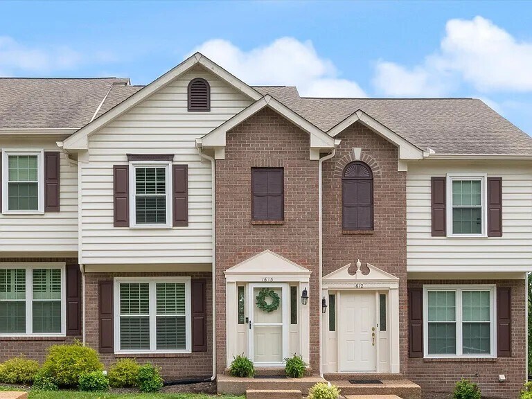 Outside View - 1613 Brentwood Pointe