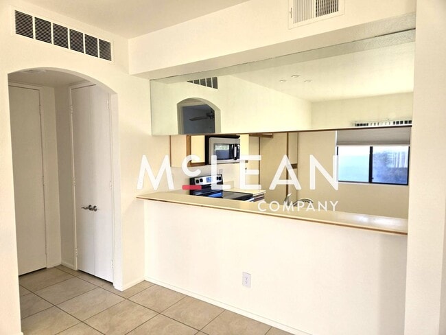 Building Photo - Beautiful Dual Primary Suite 2-Bedroom Condo in the Desert Princess Community