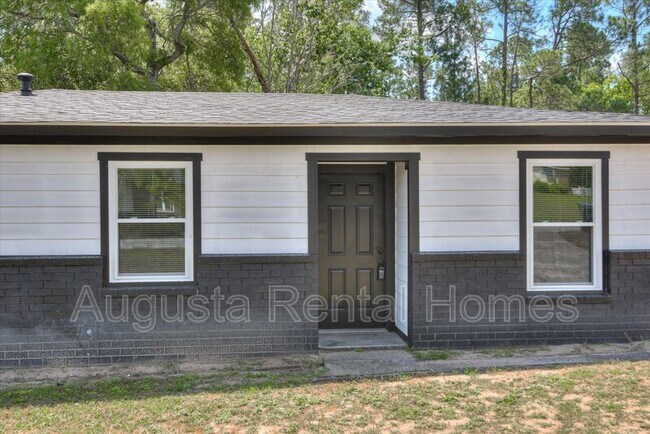 Building Photo - 3638 Madrid Dr N