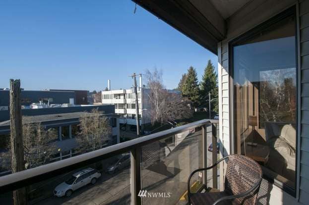 Private Balcony - 7850 E Green Lake Dr N