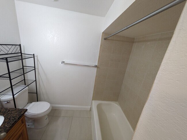 Building Photo - 3/2 Water/Sewer Incl