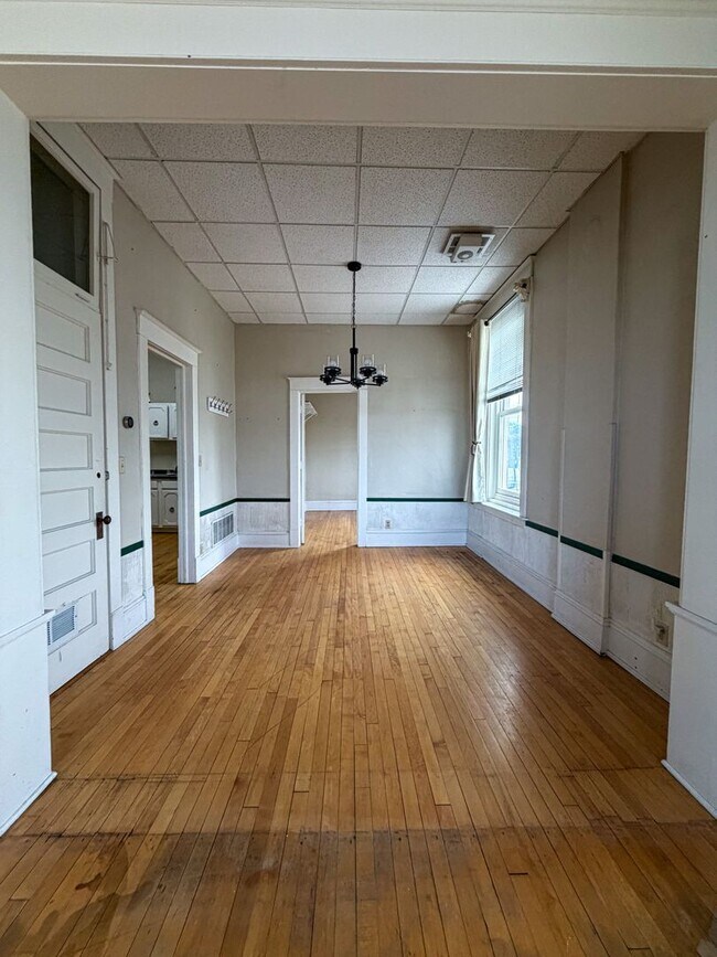 Building Photo - 304 Demers Ave