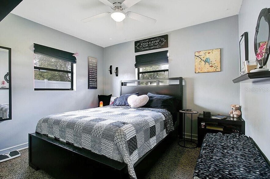 Building Photo - 1721 Montcalm St