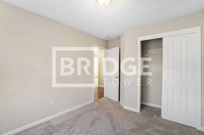 Building Photo - 104 Hampshire Dr