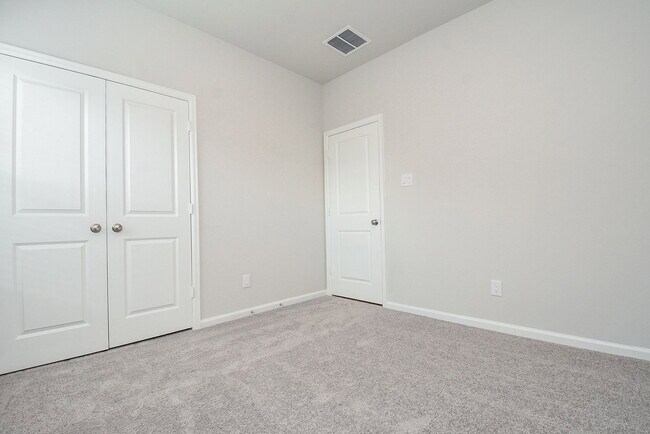 Building Photo - 16493 Moss Ln