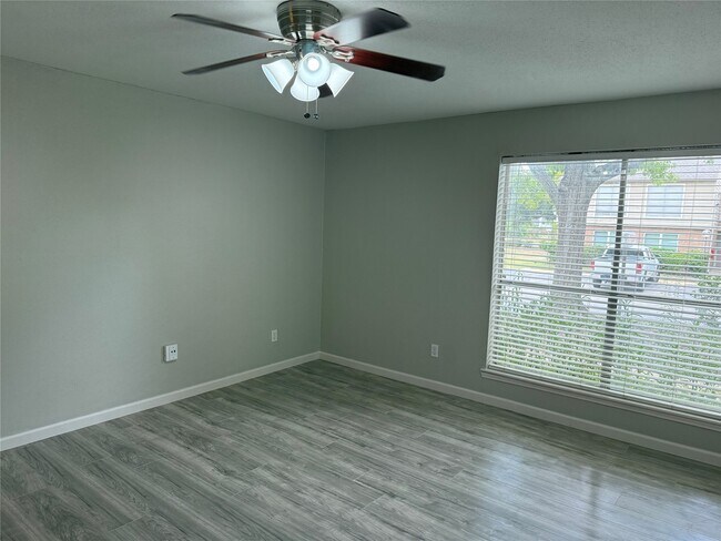 Building Photo - 5005 Georgi Ln