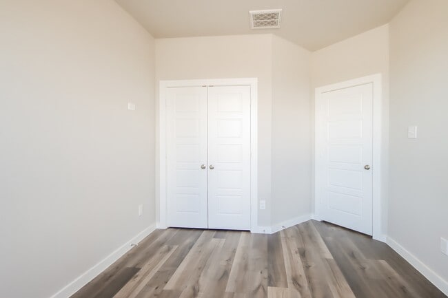 Building Photo - 329 N Centro Cir