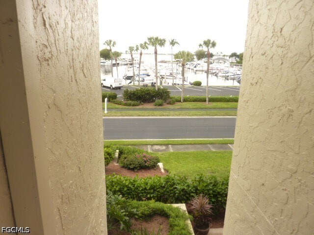 Building Photo - 4821 S Landings Dr