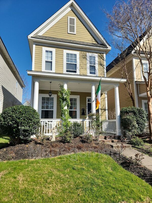 Building Photo - 105 Barberry St