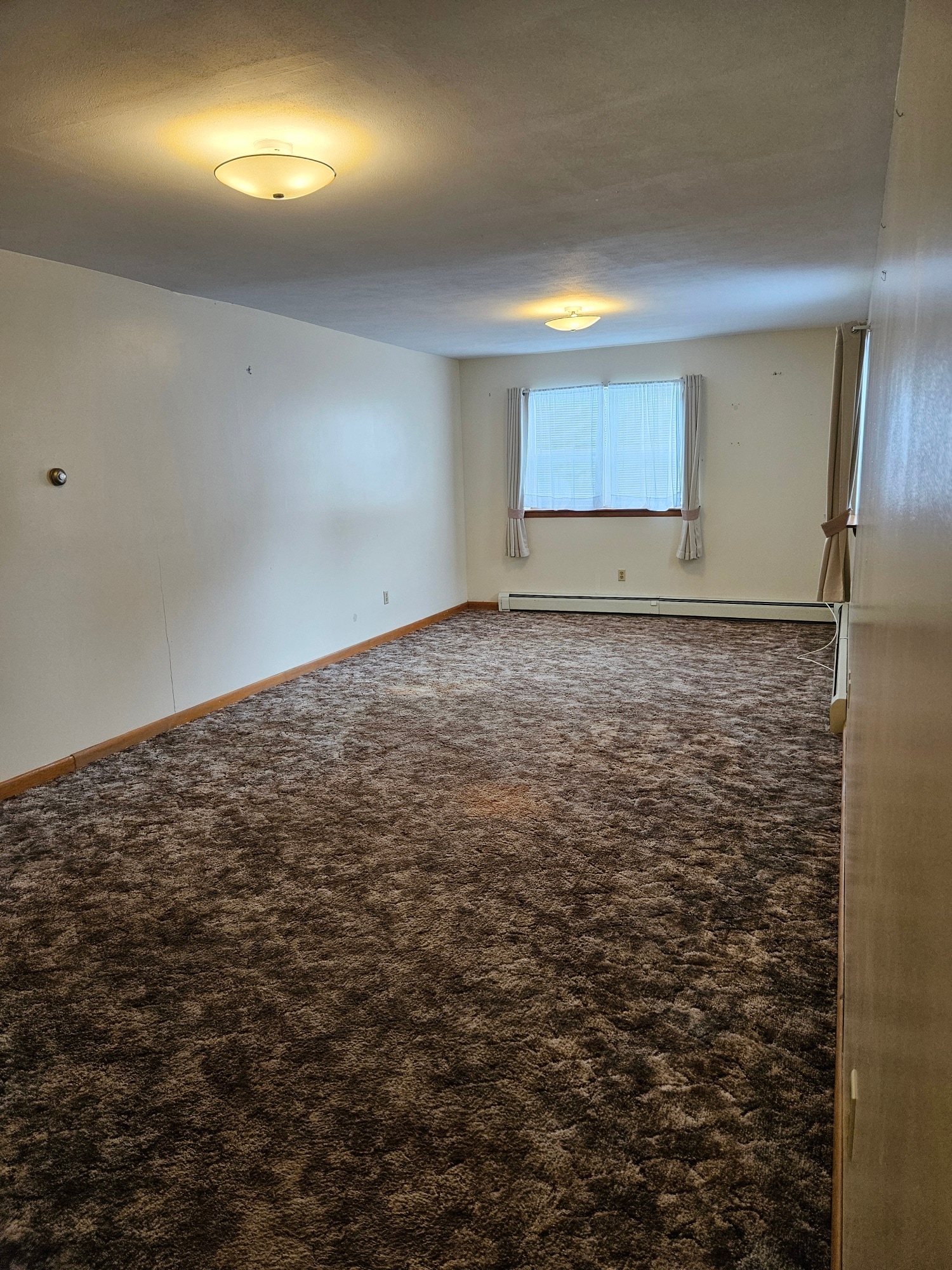 Living Room - 138 W Utica St