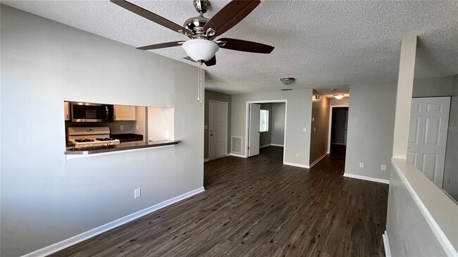 Building Photo - 632 Pavare Ct