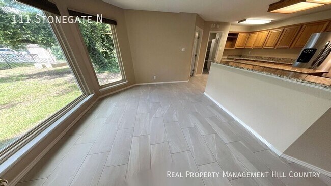 Building Photo - 111 Stonegate N
