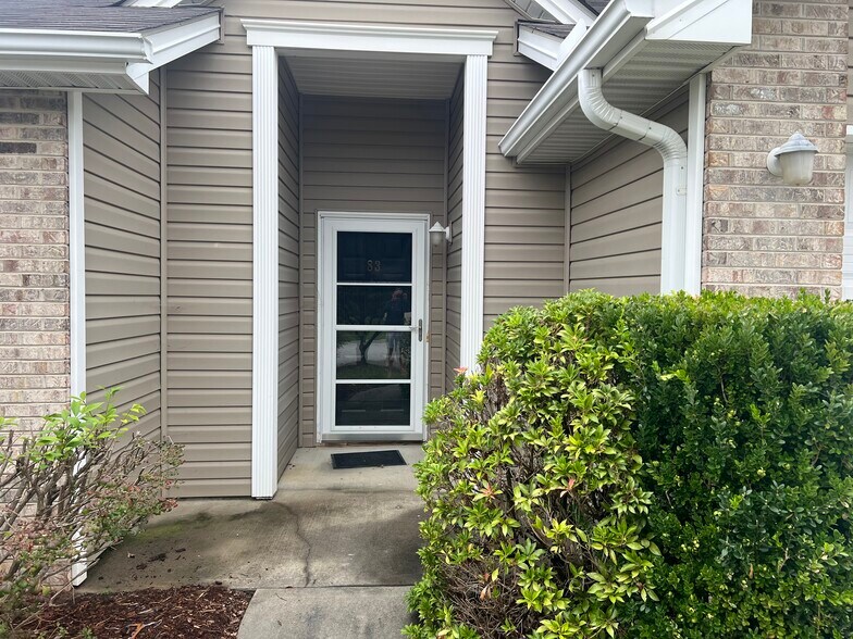 Building Photo - 83 Birkshire Way