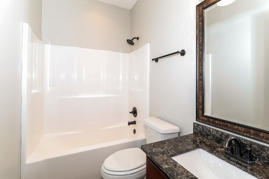 Building Photo - 2936 Boffin Dr