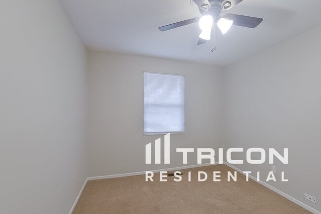 Building Photo - 1563 Park Ridge Ln