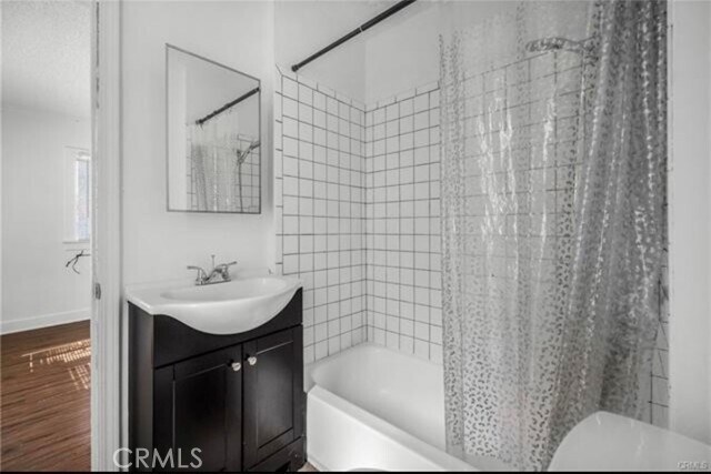 Building Photo - 822 E 87th Pl