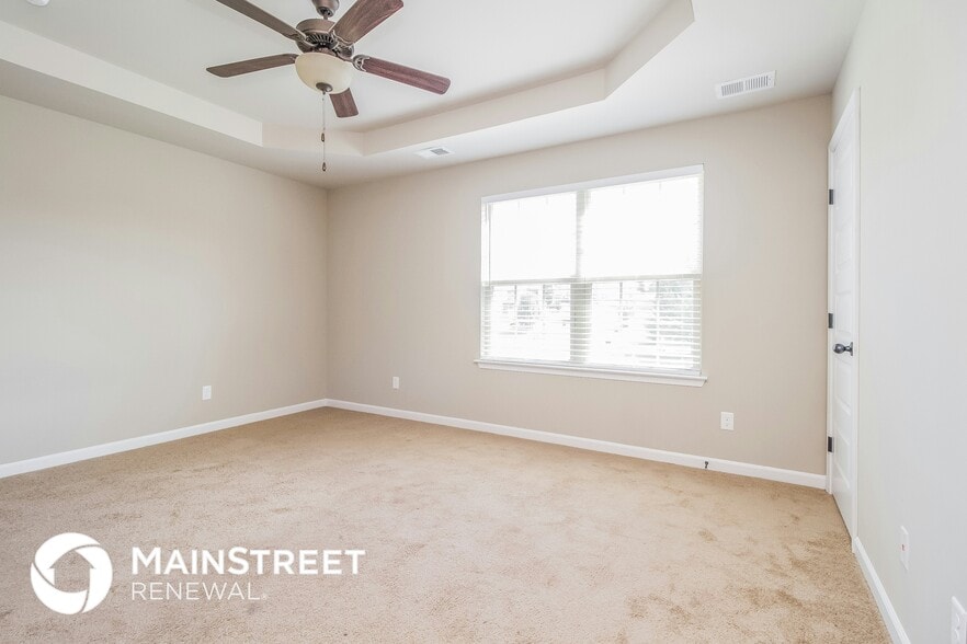 Building Photo - 153 Lyndhurst Dr