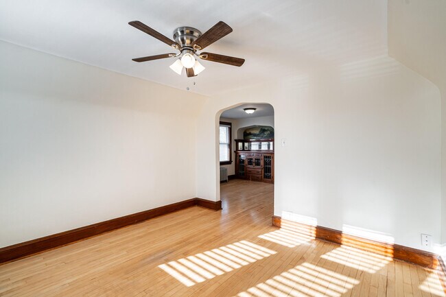 Building Photo - 2213 S 72nd St