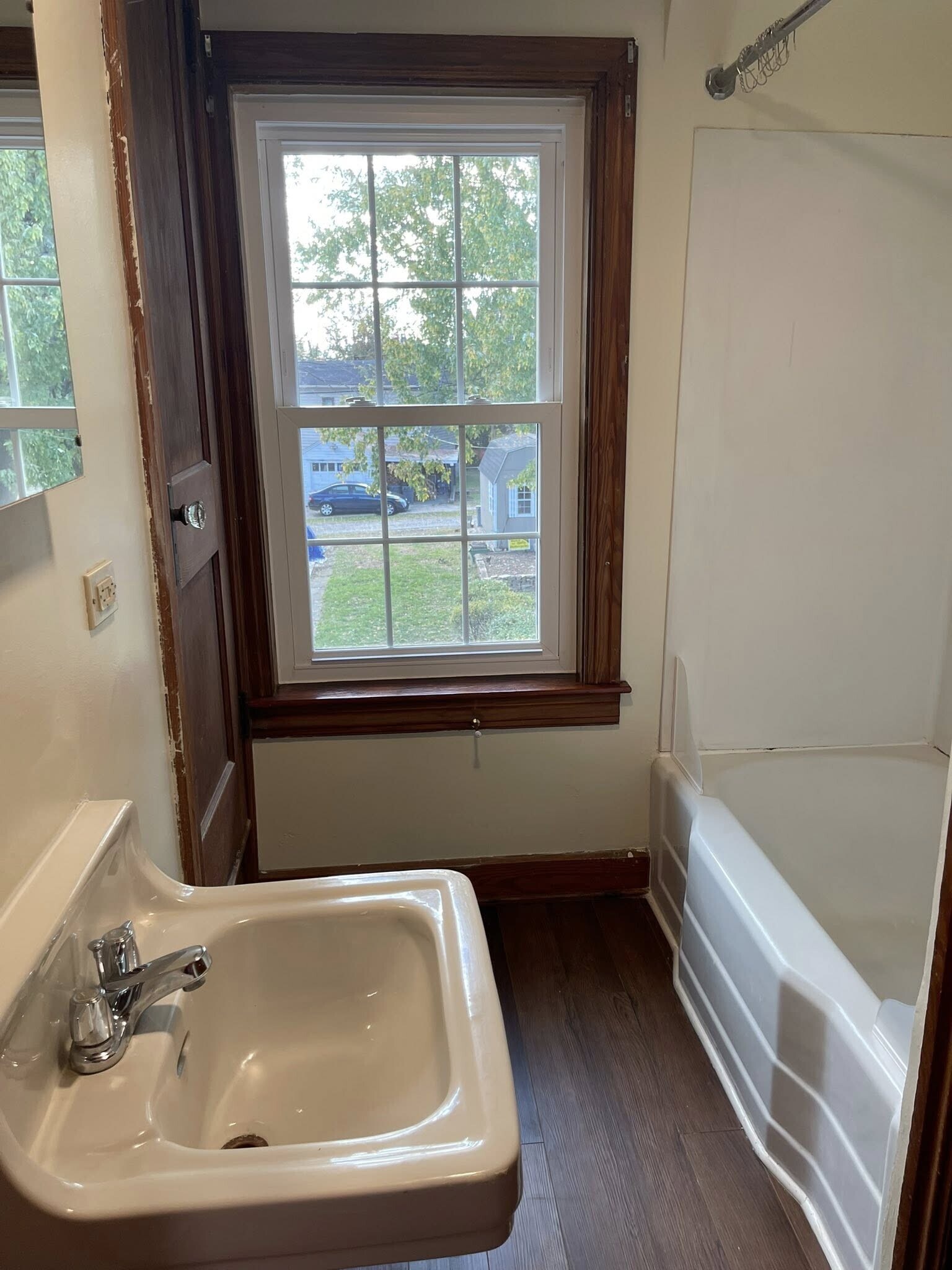 Building Photo - 325 2nd Ave