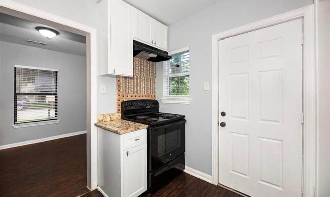 Building Photo - 2719 Virginia St