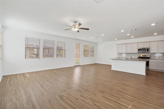 Building Photo - 301 Montauk Loop