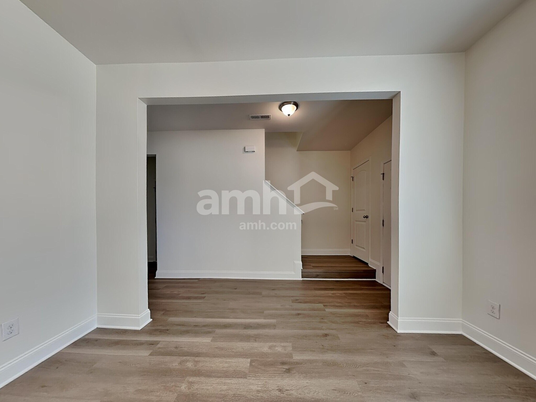 Building Photo - 185 Clubhouse Dr