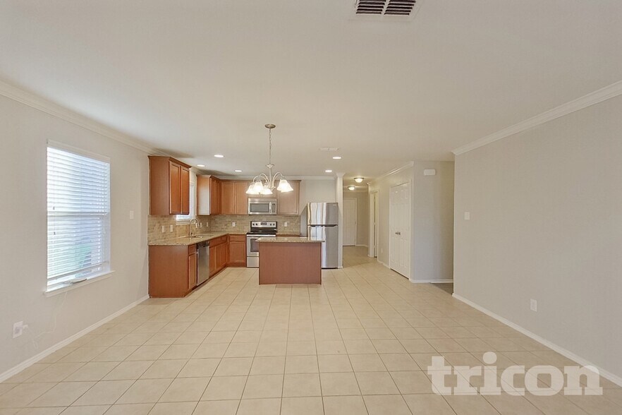 Building Photo - 1500 Abby Creek Dr