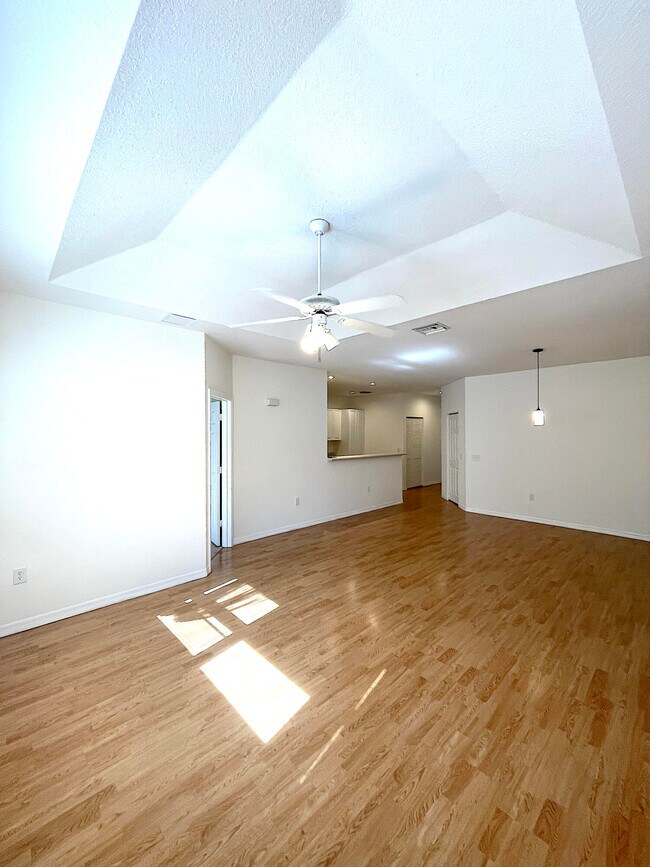 Building Photo - 1791 S Dovetail Dr