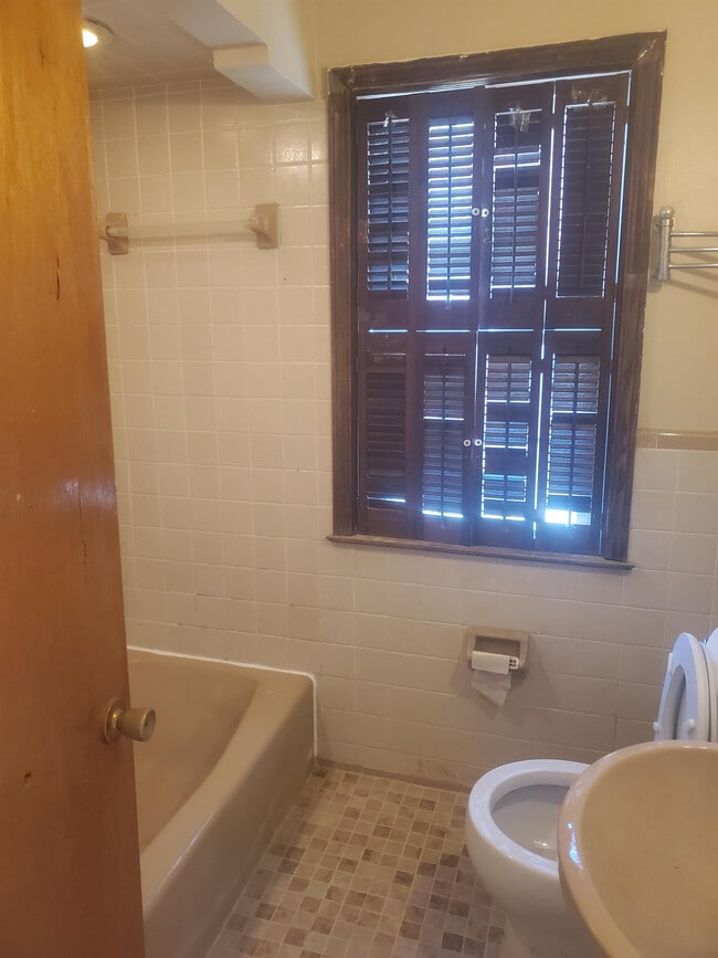 Building Photo - 12311 Laing St