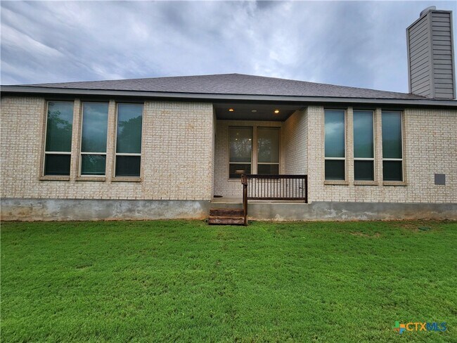 Building Photo - 1113 Carriage Loop