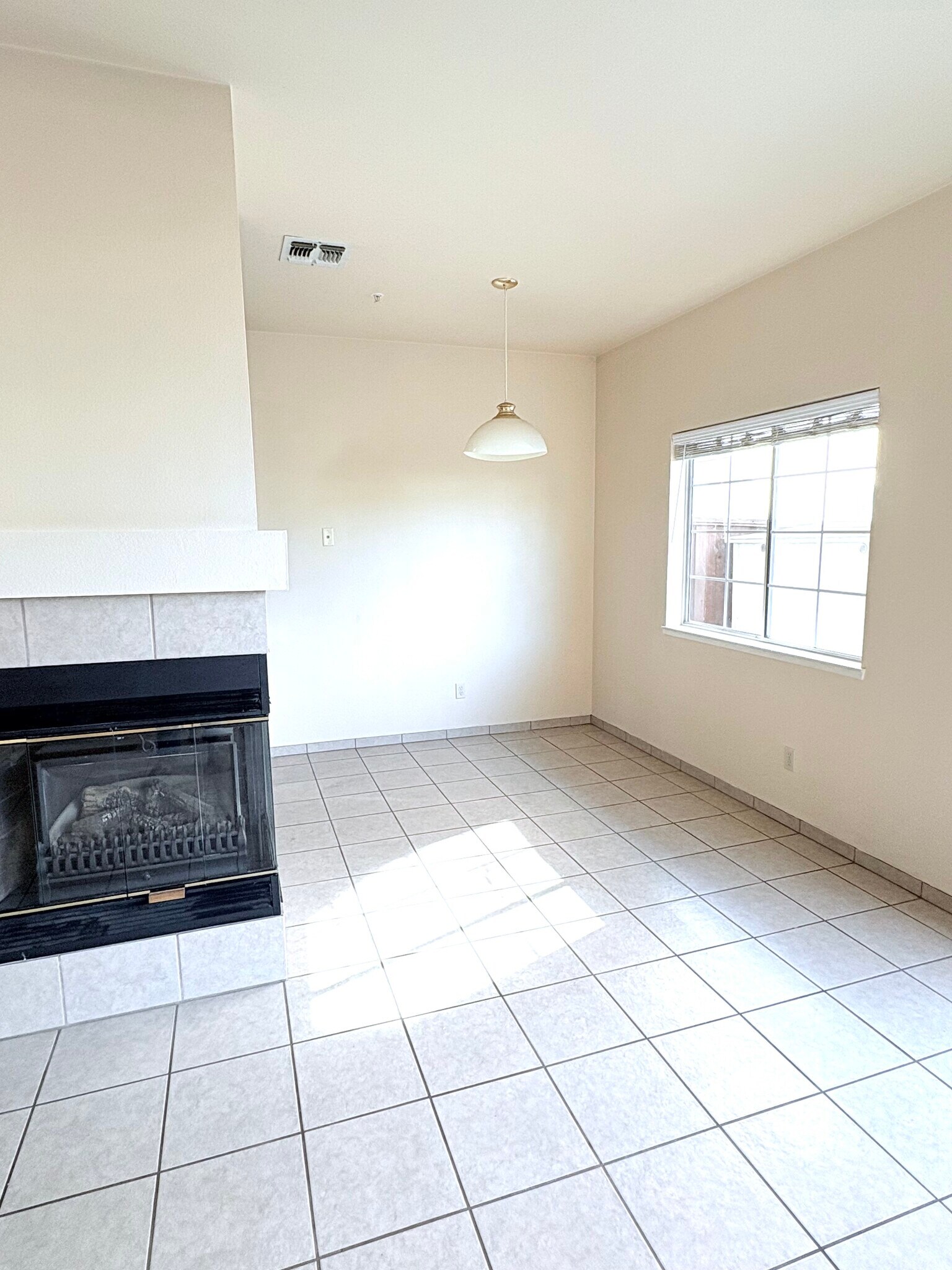 Building Photo - 38 Manchester Ln