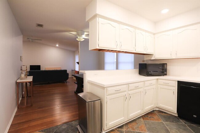 Building Photo - 12315 Wycliff Ln