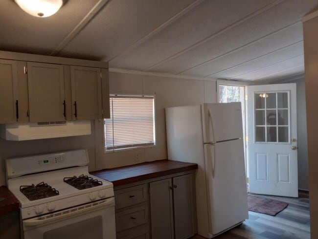 Building Photo - 88 Oak View Dr