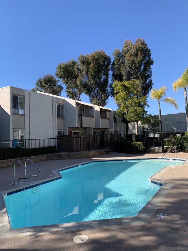 Building Photo - 3549 Castle Glen Dr