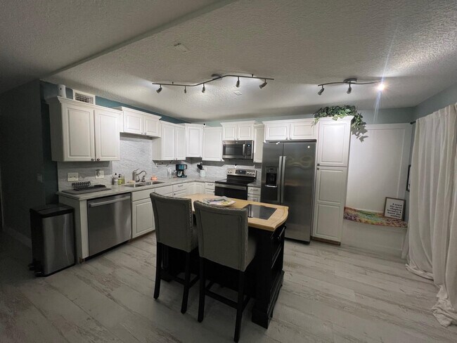 Building Photo - 312 Southwind Dr