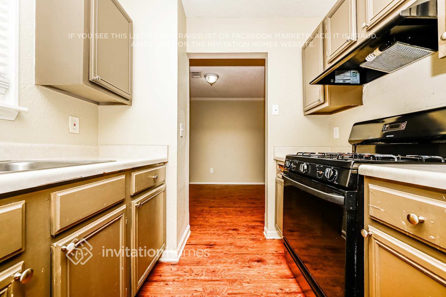 Building Photo - 1616 Picadilly Ct NE