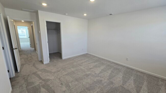 Building Photo - 209 Kenoot Dr